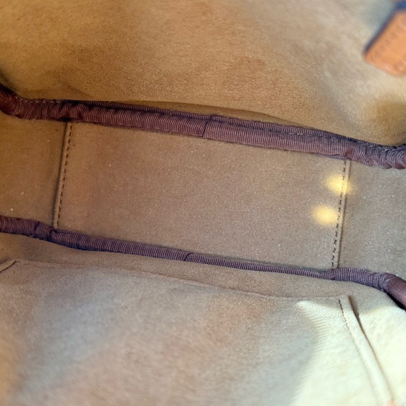 MCM Leather Klassik Crossbody Bag Brown Roasted Pecan with Dust Bag + Gift Bag - Picture 6 of 16